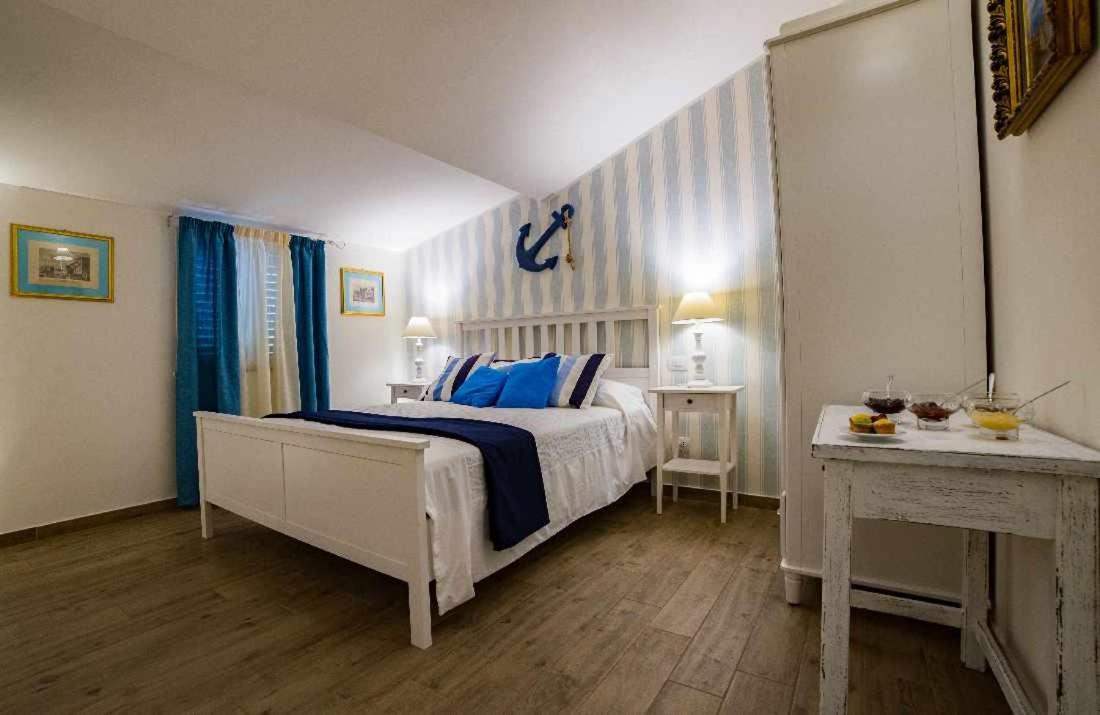 Quattro Torri B&B Santa Teresa Di Riva Eksteriør billede