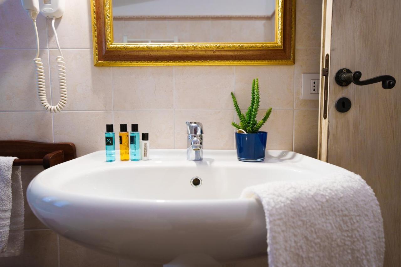 Quattro Torri B&B Santa Teresa Di Riva Eksteriør billede