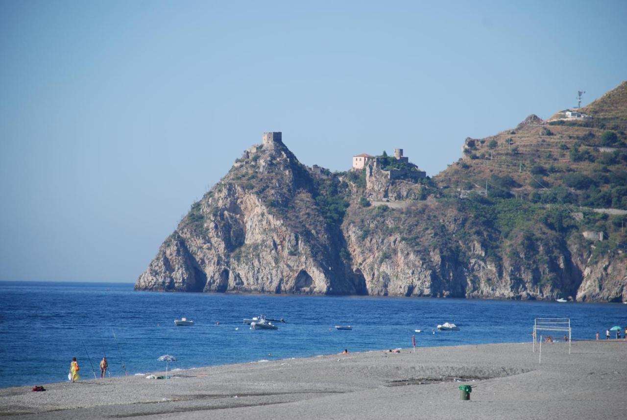 Quattro Torri B&B Santa Teresa Di Riva Eksteriør billede