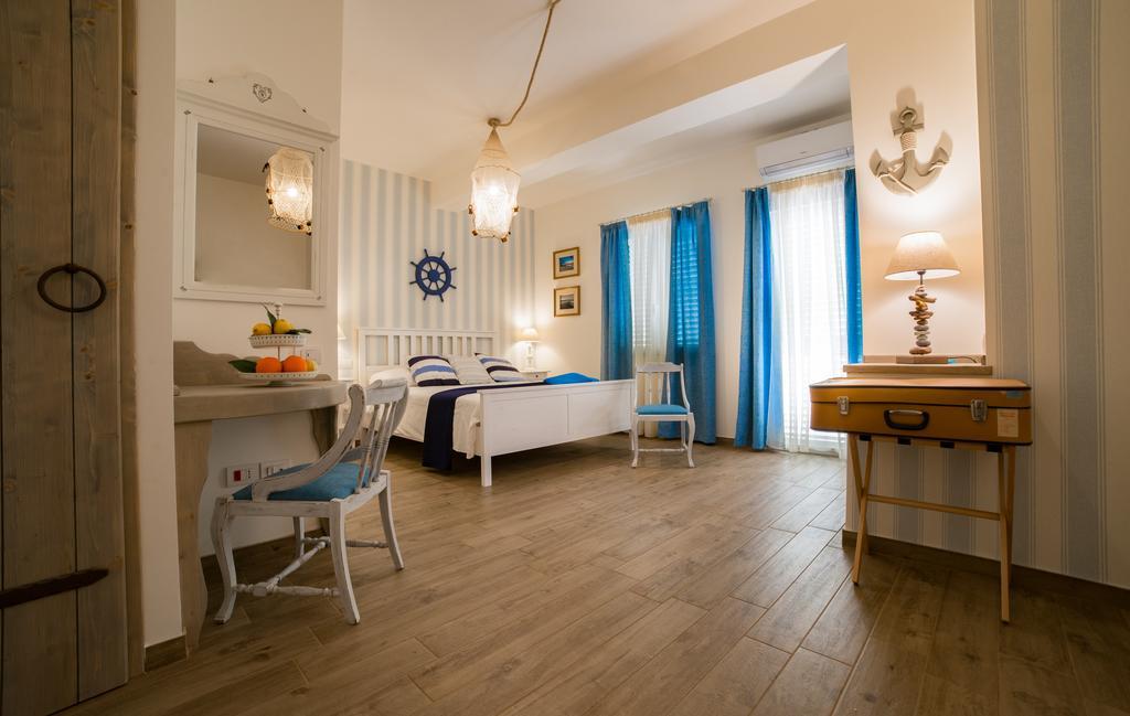 Quattro Torri B&B Santa Teresa Di Riva Eksteriør billede